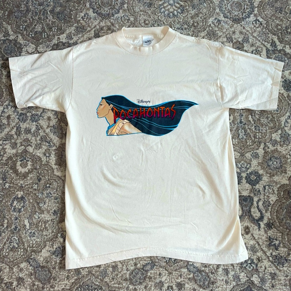 Vintage 90’s Disney Pocahontas embroidered T shirt Disney store size M